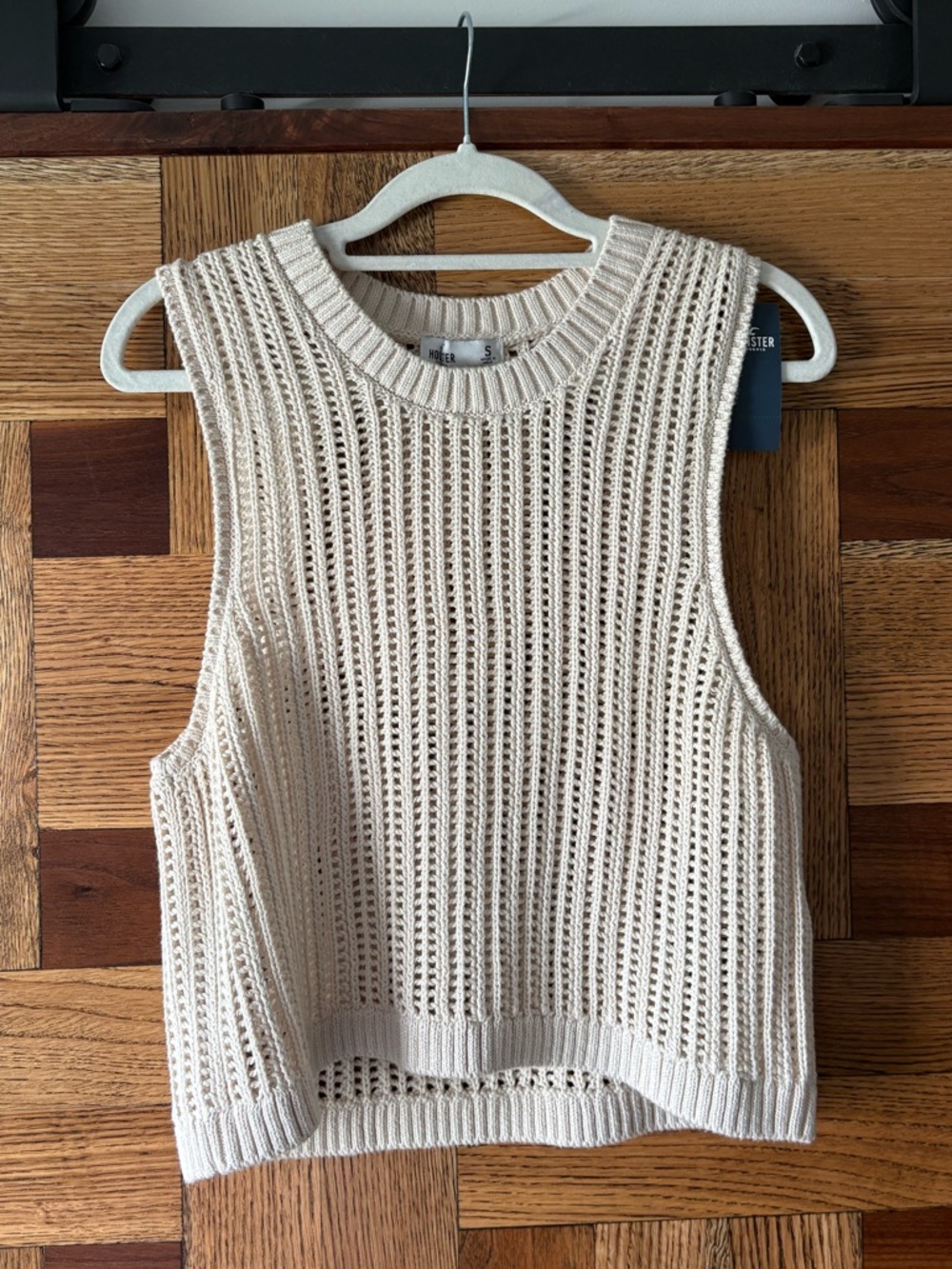 Hollister | NWT Easy High-Neck Crochet-Style Knit Tank - Picture 3 of 6